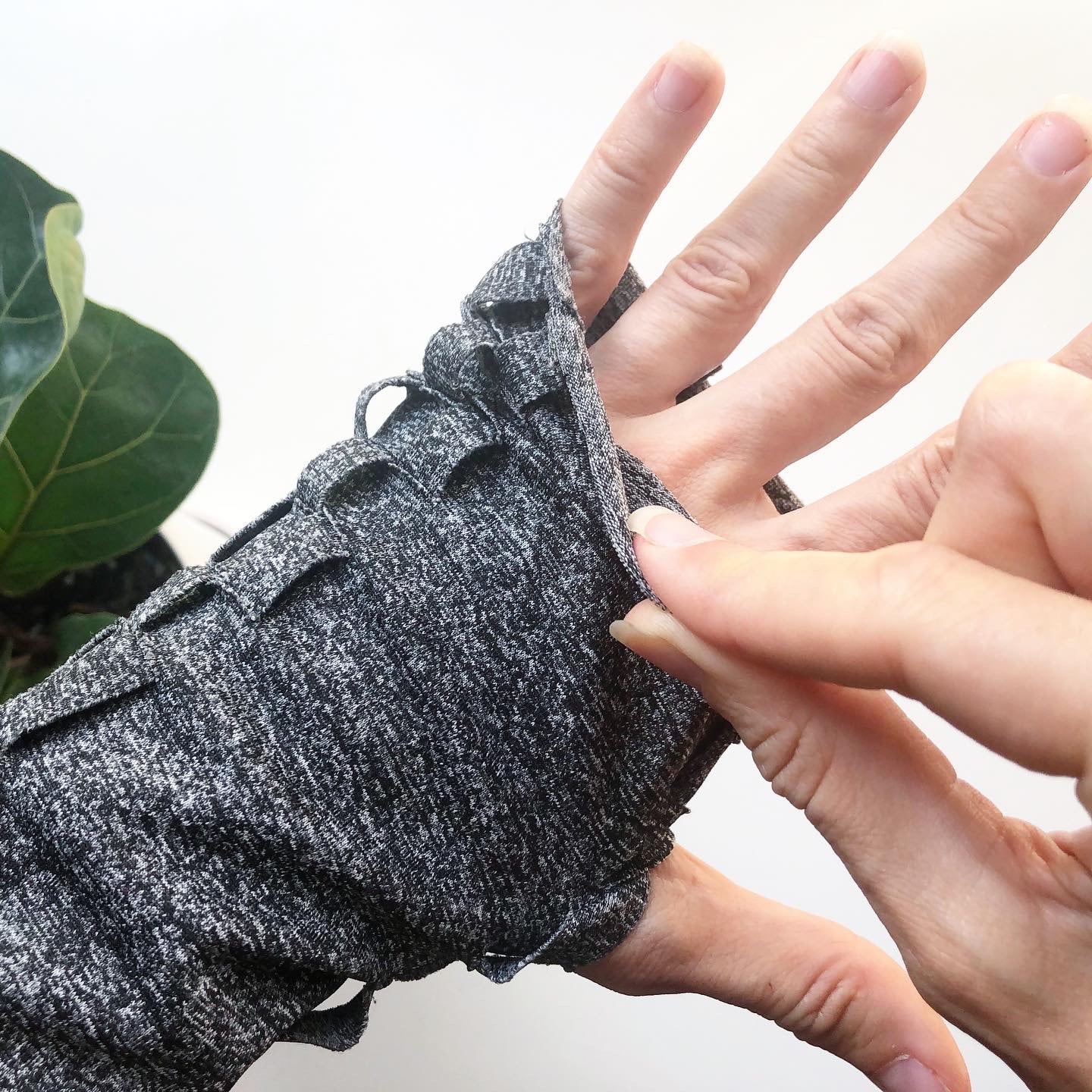 FINGERLESS/TEXTING GLOVES – Nancy's Nitts & Notts